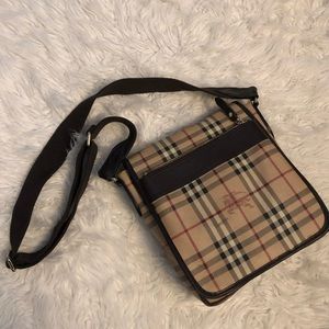 Classic Burberry Crossbody bag
